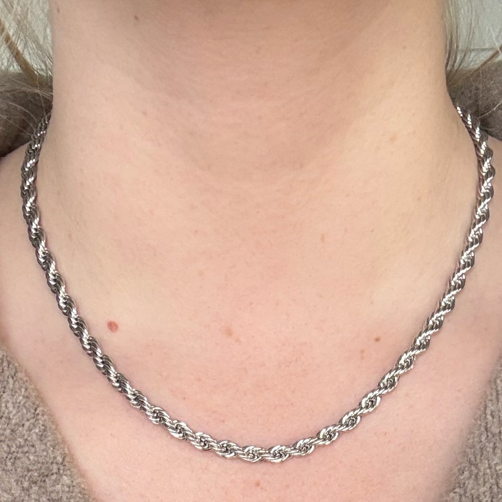18k GP Rope Chain - Picture 5 of 7